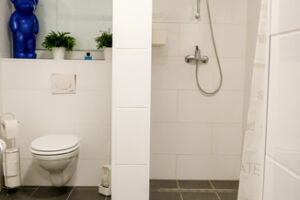 Zimmer mit Dusche